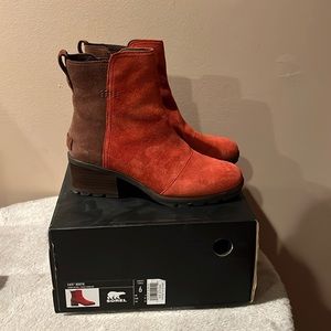 Sorel cate boots size 6